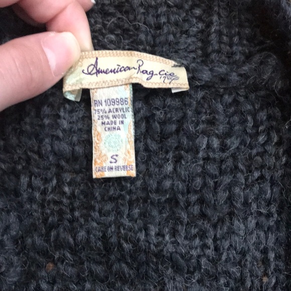 American Rag sweater - Picture 2 of 4